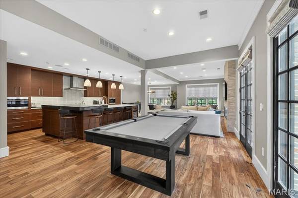 31 Brighton WAY #3, Clayton, MO 63105