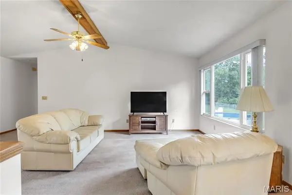 41 Graystone DR, Troy, MO 63379