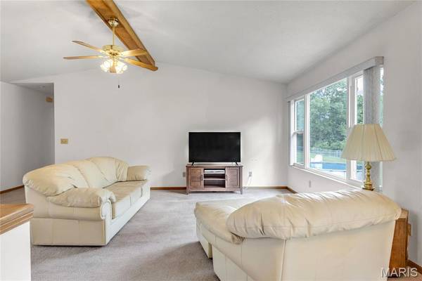41 Graystone DR, Troy, MO 63379