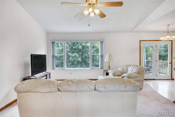 41 Graystone DR, Troy, MO 63379