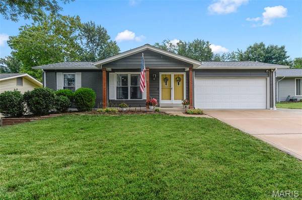 17 Debbie DR, St Peters, MO 63376