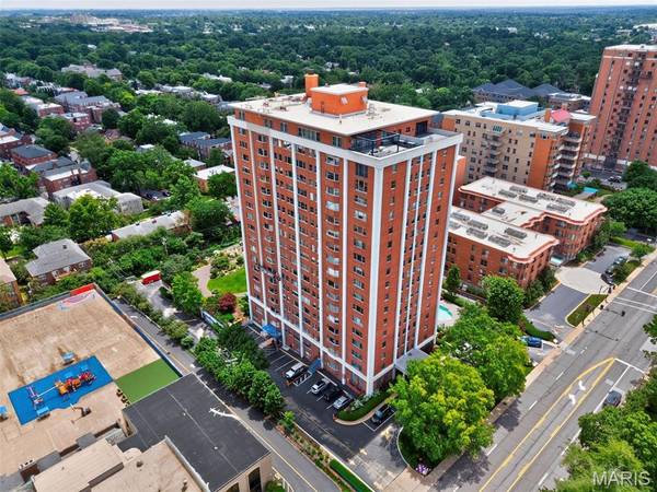 710 S Hanley RD #10A, Clayton, MO 63105