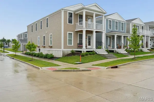 4100 Marais Temps Clair DR, St Charles, MO 63301