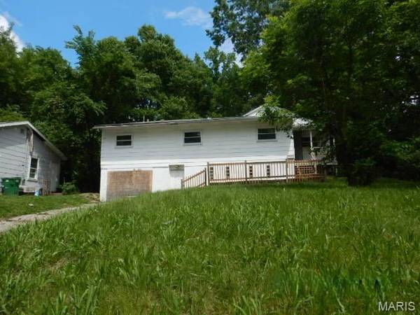 10234 Count DR, St Louis, MO 63136