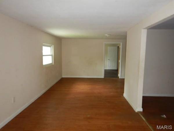 10234 Count DR, St Louis, MO 63136