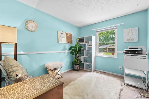 2153 Northern Limits DR, Florissant, MO 63031