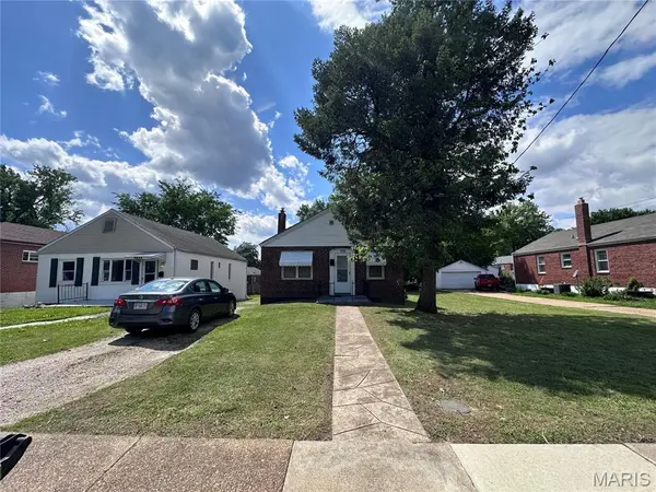 1155 Watts AVE, St Louis, MO 63130