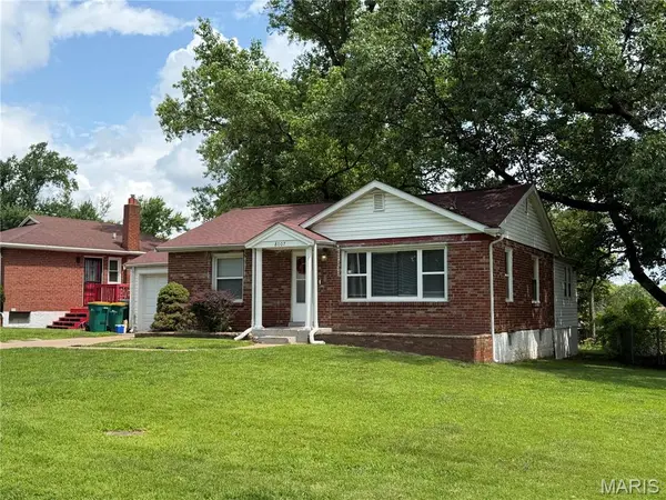 8007 Titus RD, St Louis, MO 63114