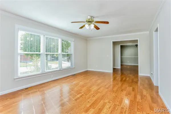 104 Lake Point DR, St Peters, MO 63376
