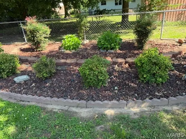 858 Cambridge DR, Sikeston, MO 63801