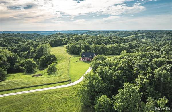 90 Jug Hollow RD, Hardin, IL 62047