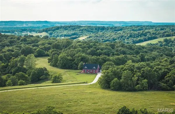 90 Jug Hollow RD, Hardin, IL 62047