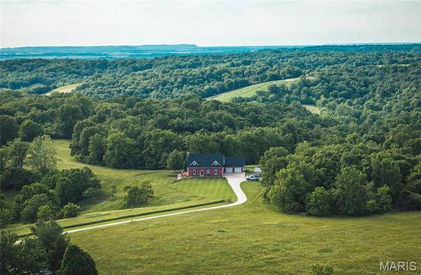 90 Jug Hollow RD, Hardin, IL 62047