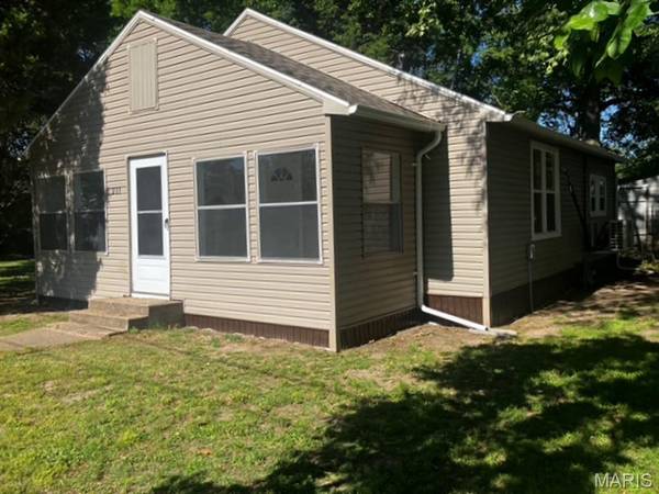 211 White AVE, Arbyrd, MO 63821