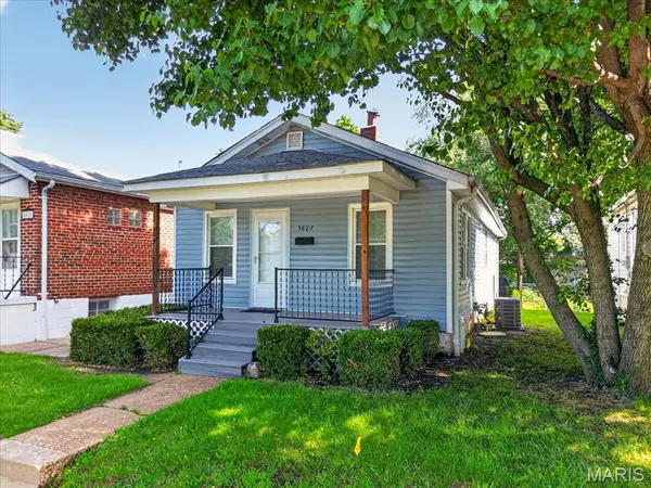 5827 W Park AVE, St Louis, MO 63110