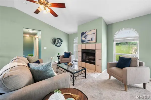 2325 Arkansas DR, High Ridge, MO 63049