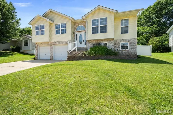 2325 Arkansas DR, High Ridge, MO 63049