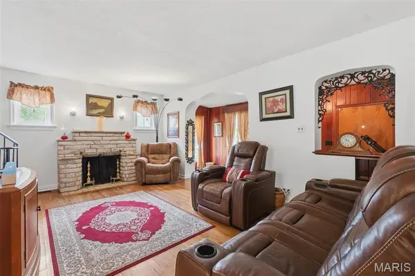 411 Cherry LN, Warrenton, MO 63383