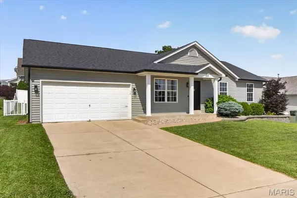 124 Brookshire Creek DR, Wentzville, MO 63385