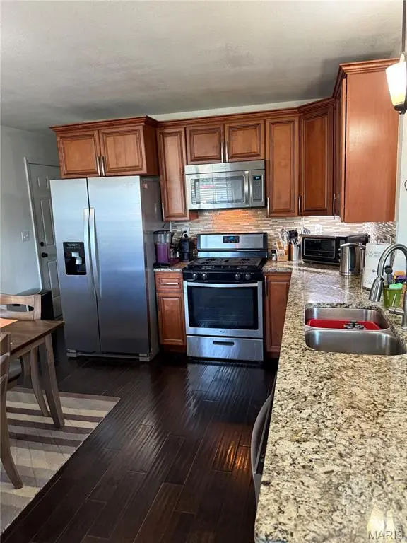705 E Washington AVE, Greenville, IL 62246
