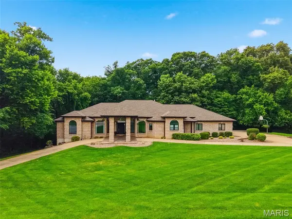 3 Rainier CT, O'fallon, MO 63366