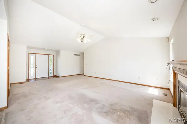 916 Crosswinds DR, Belleville, IL 62221