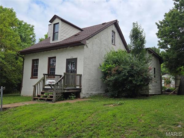 134 N Douglas AVE, Belleville, IL 62220