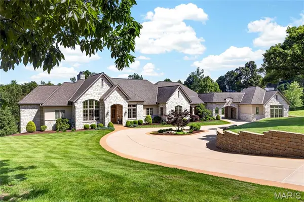 262 Dietrich RD, Ballwin, MO 63021