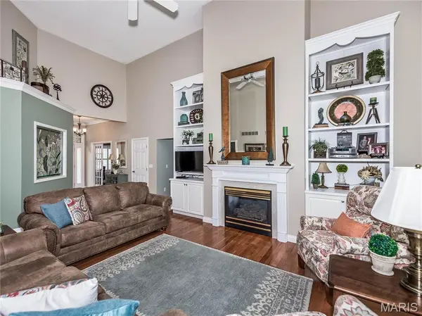 111 Timberwood LN, Collinsville, IL 62234