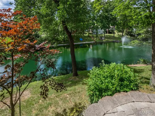 111 Timberwood LN, Collinsville, IL 62234