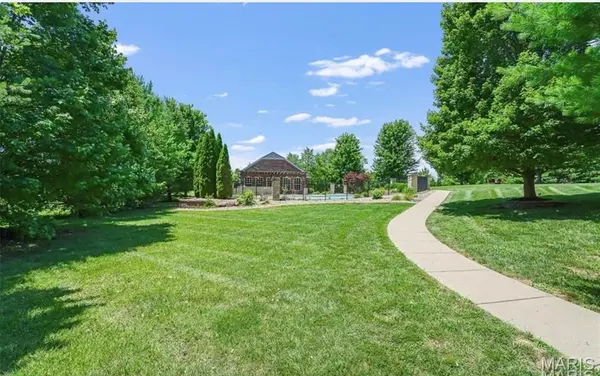 4205 Cassatt CT, Swansea, IL 62226