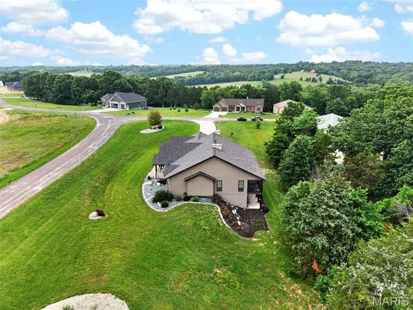 992 Foggy CT, Washington, MO 63090