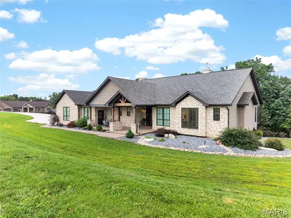 992 Foggy CT, Washington, MO 63090