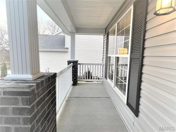 231 Burrograss DR, Wentzville, MO 63385
