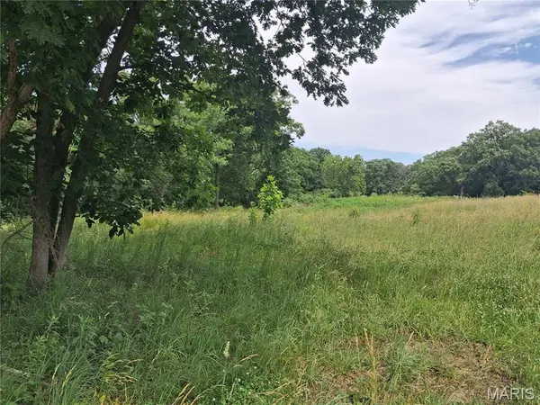 5 Hwy 24, Madison, MO 65263