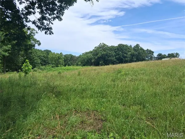 5 Hwy 24, Madison, MO 65263