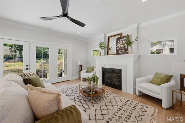140 W Sarah AVE, Kirkwood, MO 63122