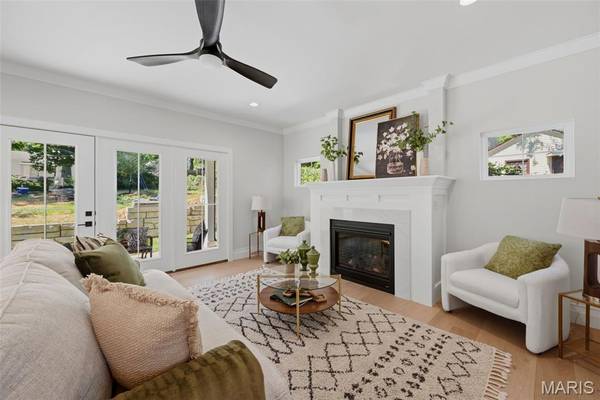 140 W Sarah AVE, Kirkwood, MO 63122