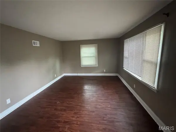 2823 Meadowlark AVE, St Louis, MO 63136