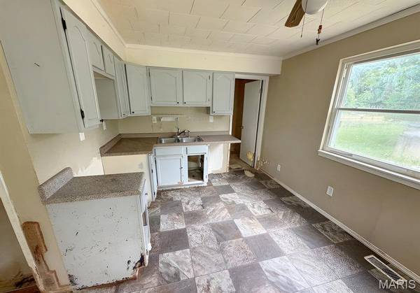 5599 Anna Lee DR, House Springs, MO 63051