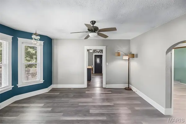 401 N Long ST, Caseyville, IL 62232