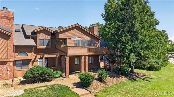 222 Hemingway LN #G, Weldon Spring, MO 63304