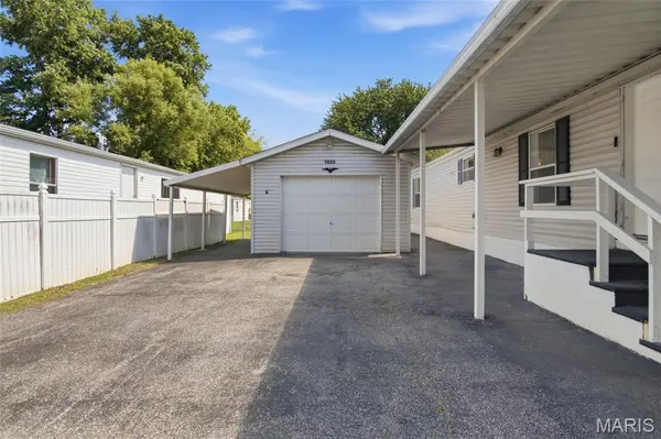 1805 Creekview DR, O'fallon, IL 62269