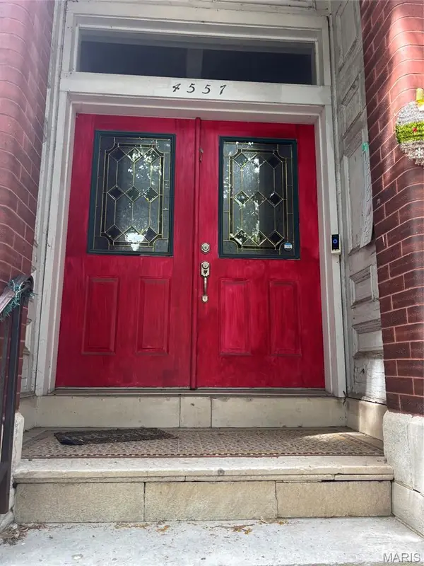 4557 Arco AVE, St Louis, MO 63110