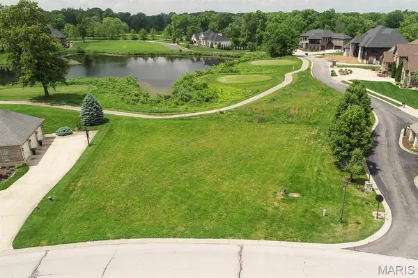 305 Forest Oaks DR, Caseyville, IL 62232