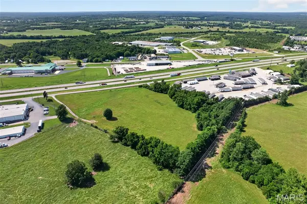 308 MM HWY, Lebanon, MO 65536