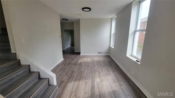 2202 Osage ST, St Louis, MO 63118