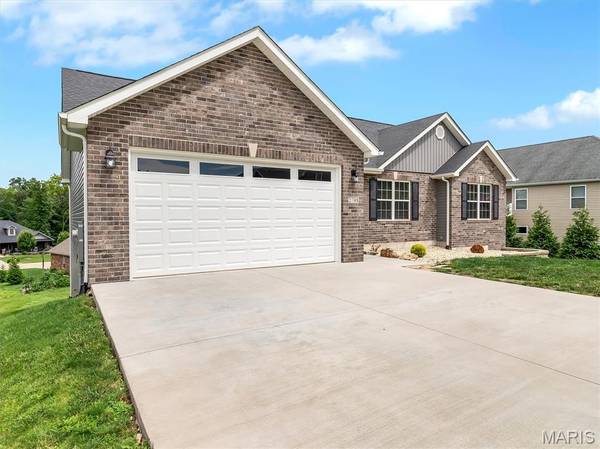 2798 Moon Crest CT, Washington, MO 63090