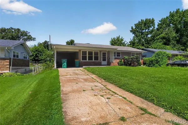 9835 Portage DR, St Louis, MO 63136
