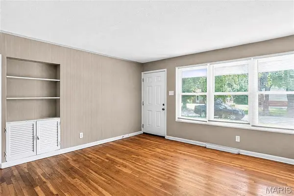9835 Portage DR, St Louis, MO 63136